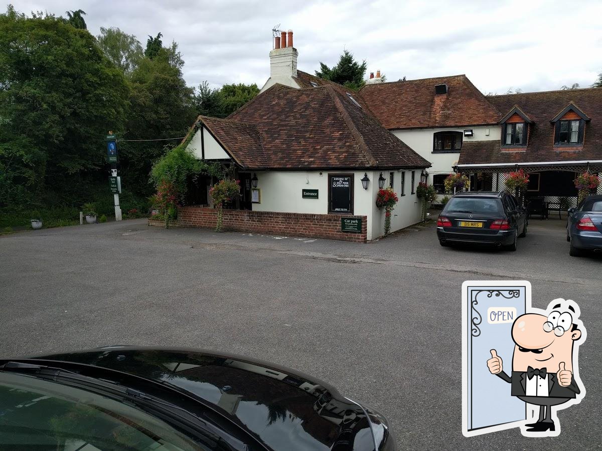 Half Moon & Spread Eagle, Winchester Rd in Micheldever - Restaurant menu  and reviews