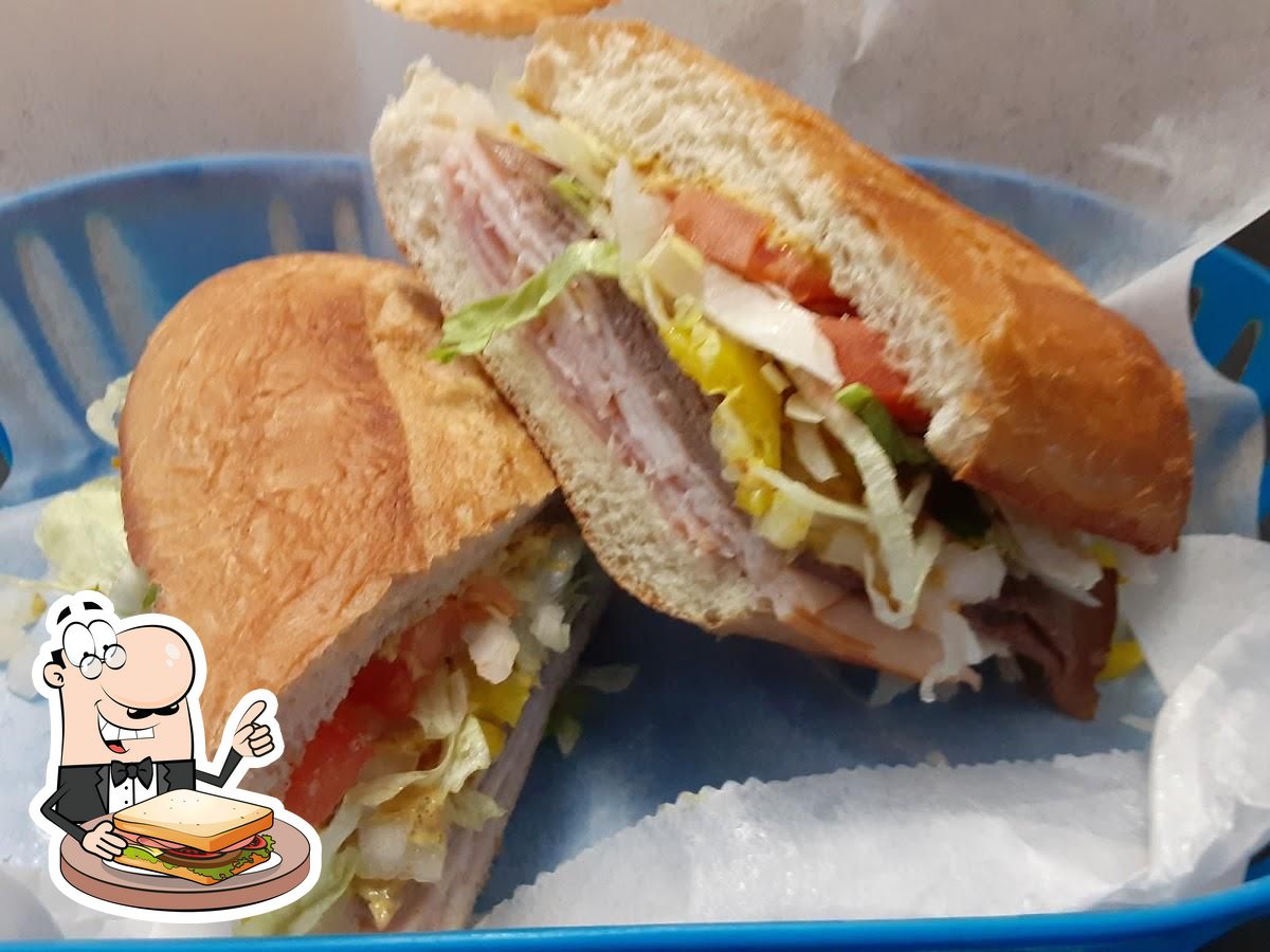 Porky's Pizza in Cantonment Restaurant menu and reviews