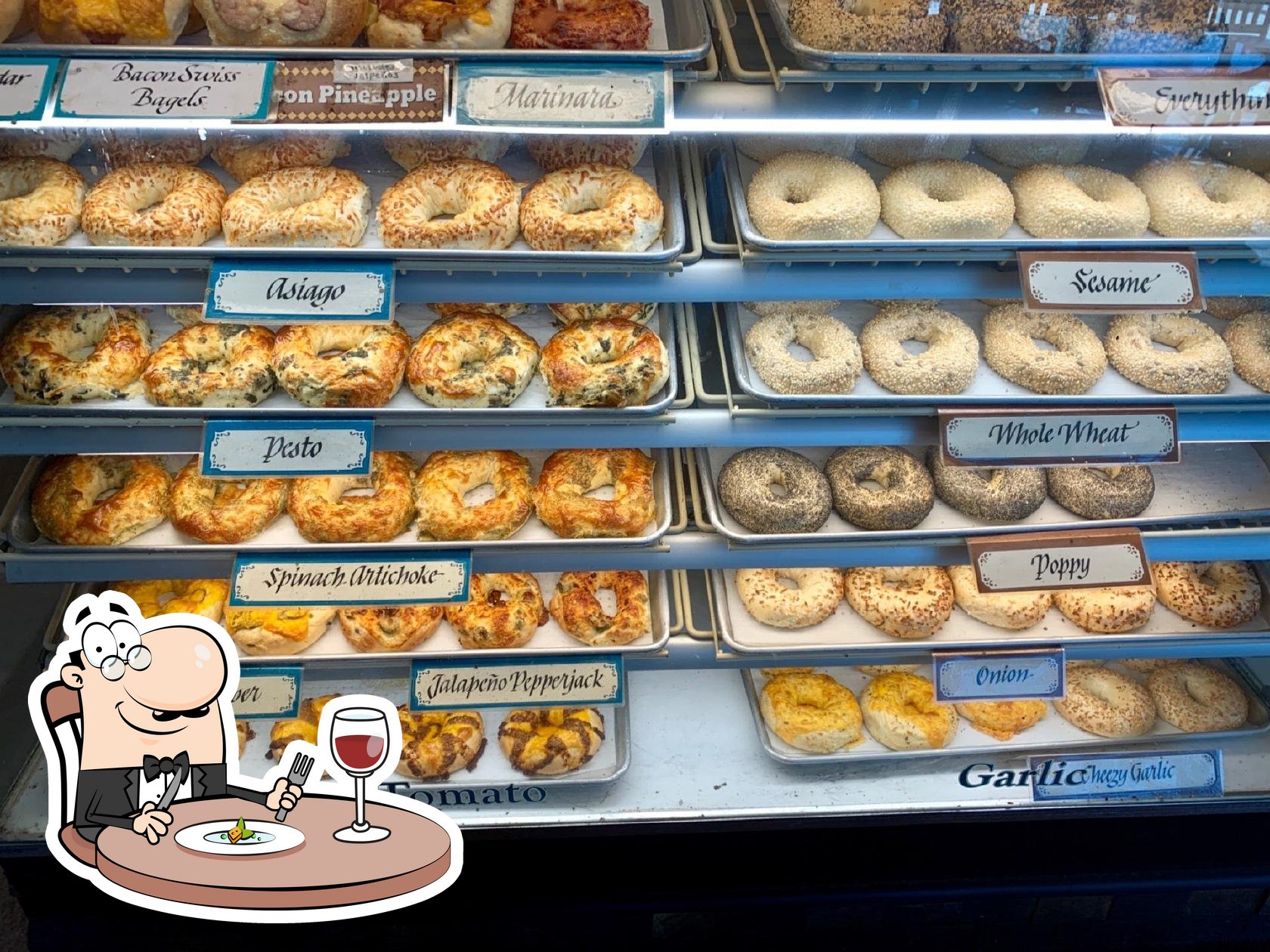 Willy's Bagels & Blends, 390 W Country Club Dr A in Brentwood