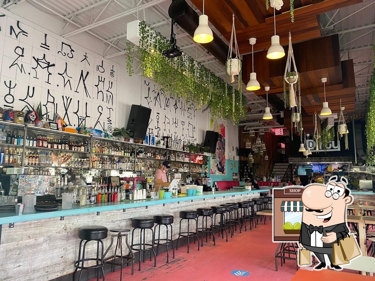 Dirty D (Dive bar), Brossard Restaurant - Menu, Hours, Photos, Reviews &  more - RestoMontreal