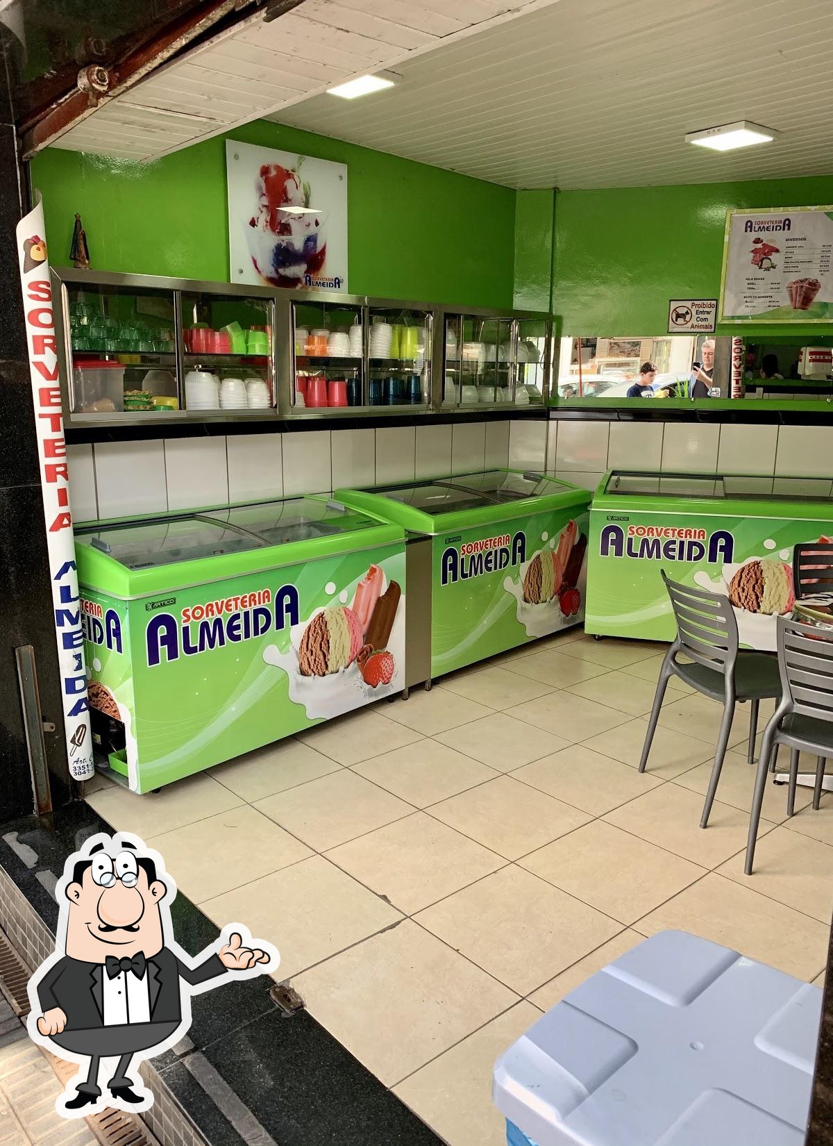 Sorvete De Balde Gelado, Restaurante Foto de Stock - Imagem de recipiente,  frente: 281906996, image size:1200x1650