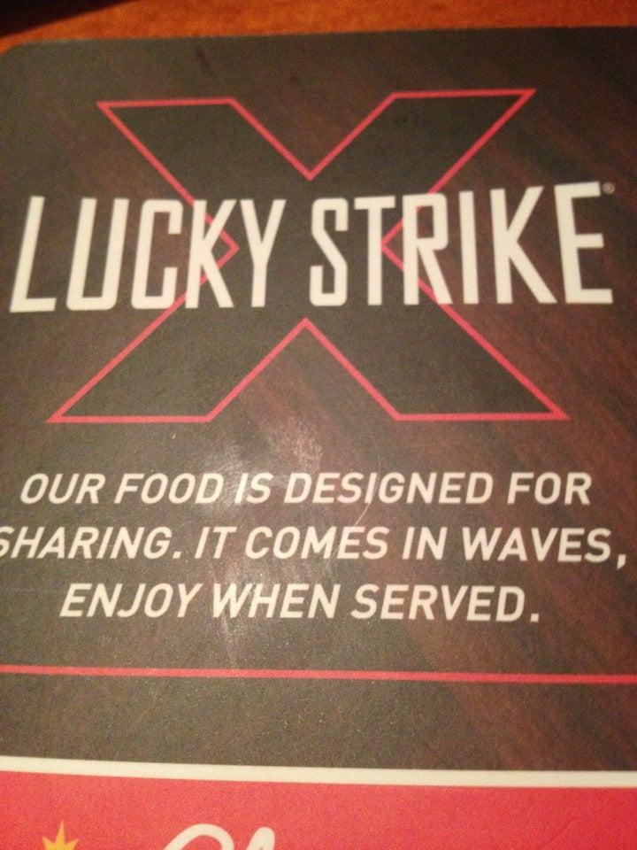 lucky strike bowling logo