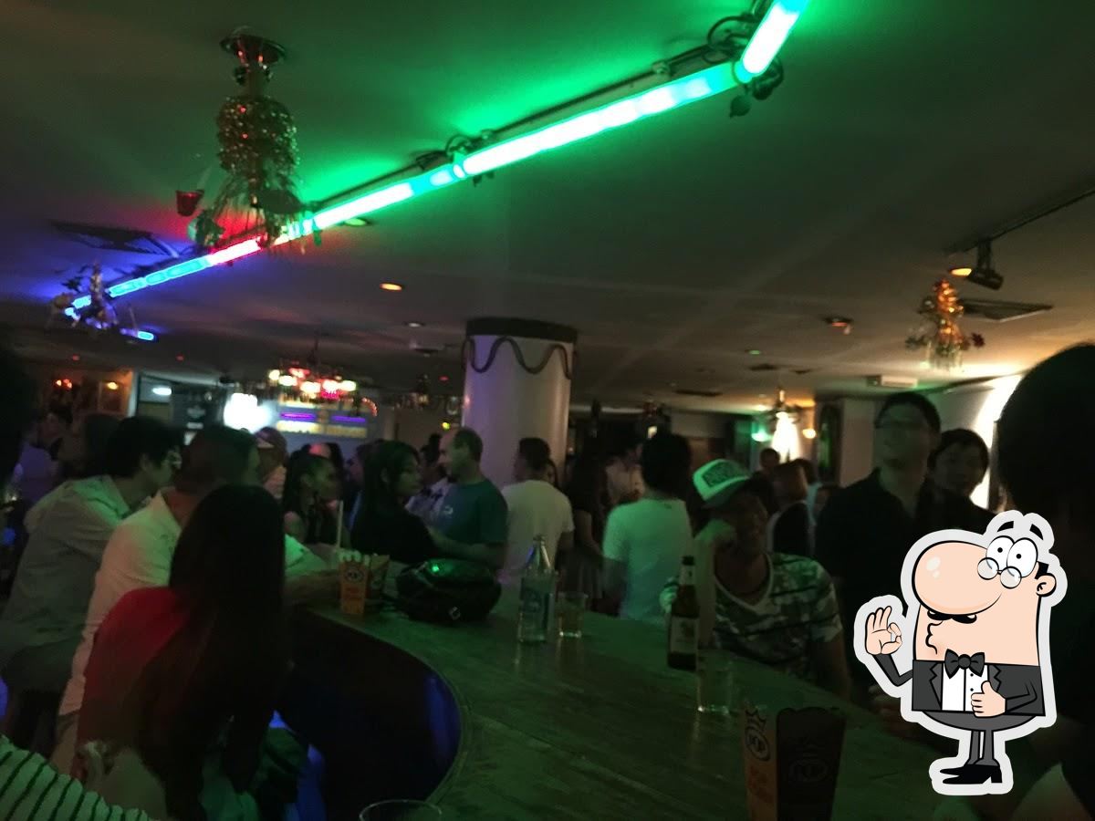 Thermae pub & bar, Bangkok, 199 อาคาร ร่วมจิตต์ Sukhumvit Rd - Restaurant  reviews