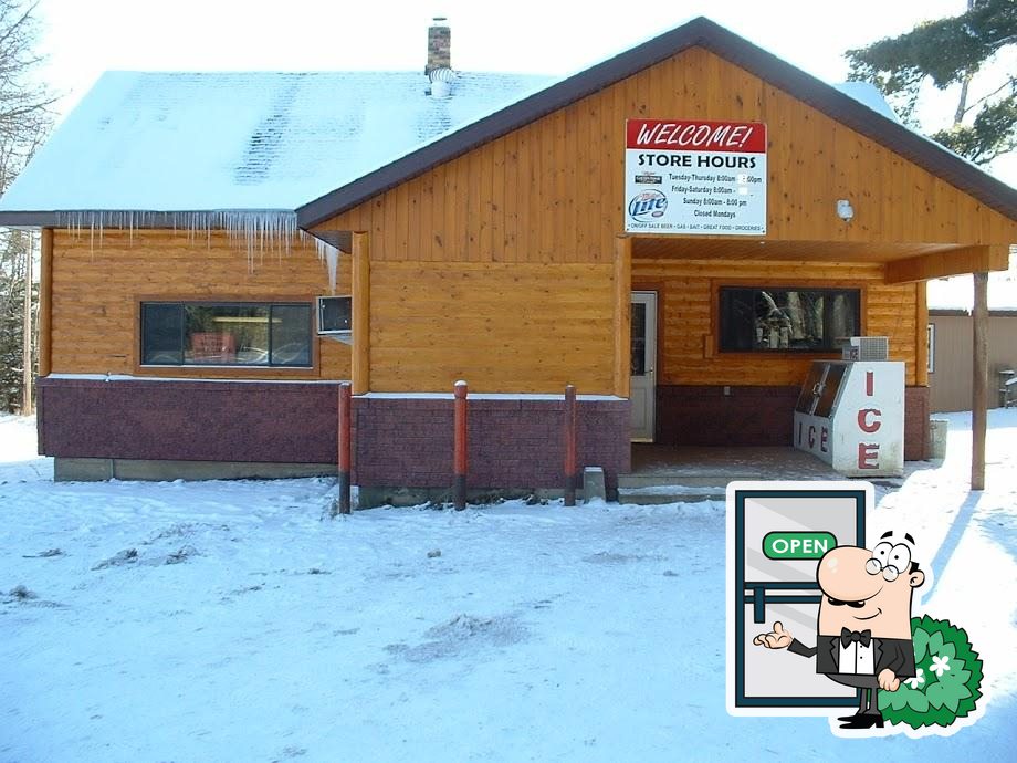 Pub y bar Big Elbow Lake Lodge and Campground LLP, Elbow Lake Opiniones del restaurante