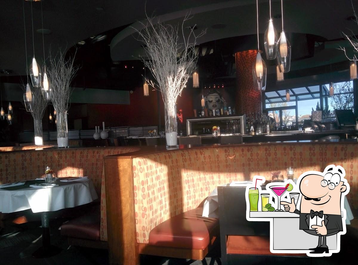 Glo Restaurant + Lounge, 2940 Jutland Rd in Victoria - Restaurant reviews