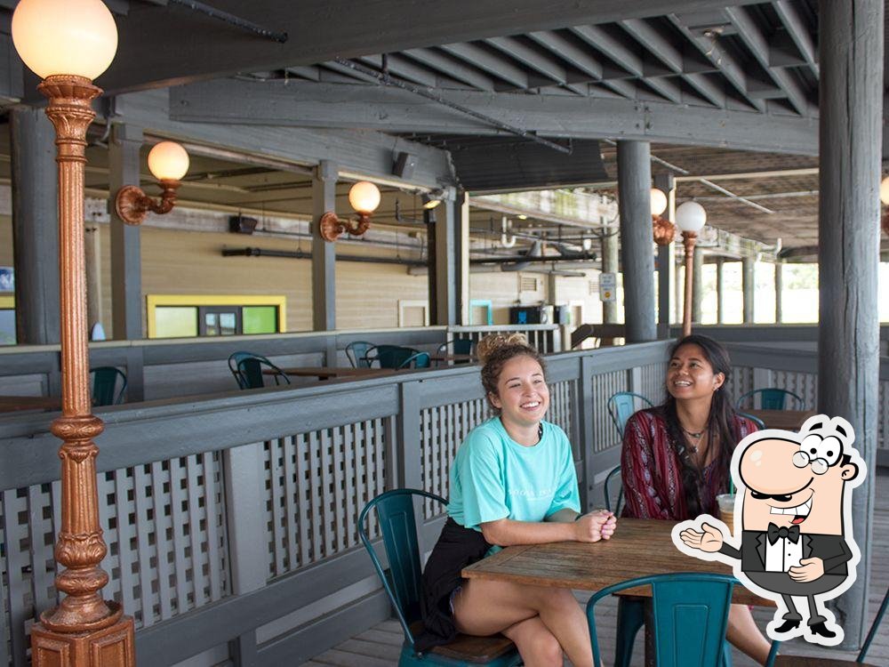 Oasis on the Boardwalk Cafe and Boutique in Fort Walton Beach