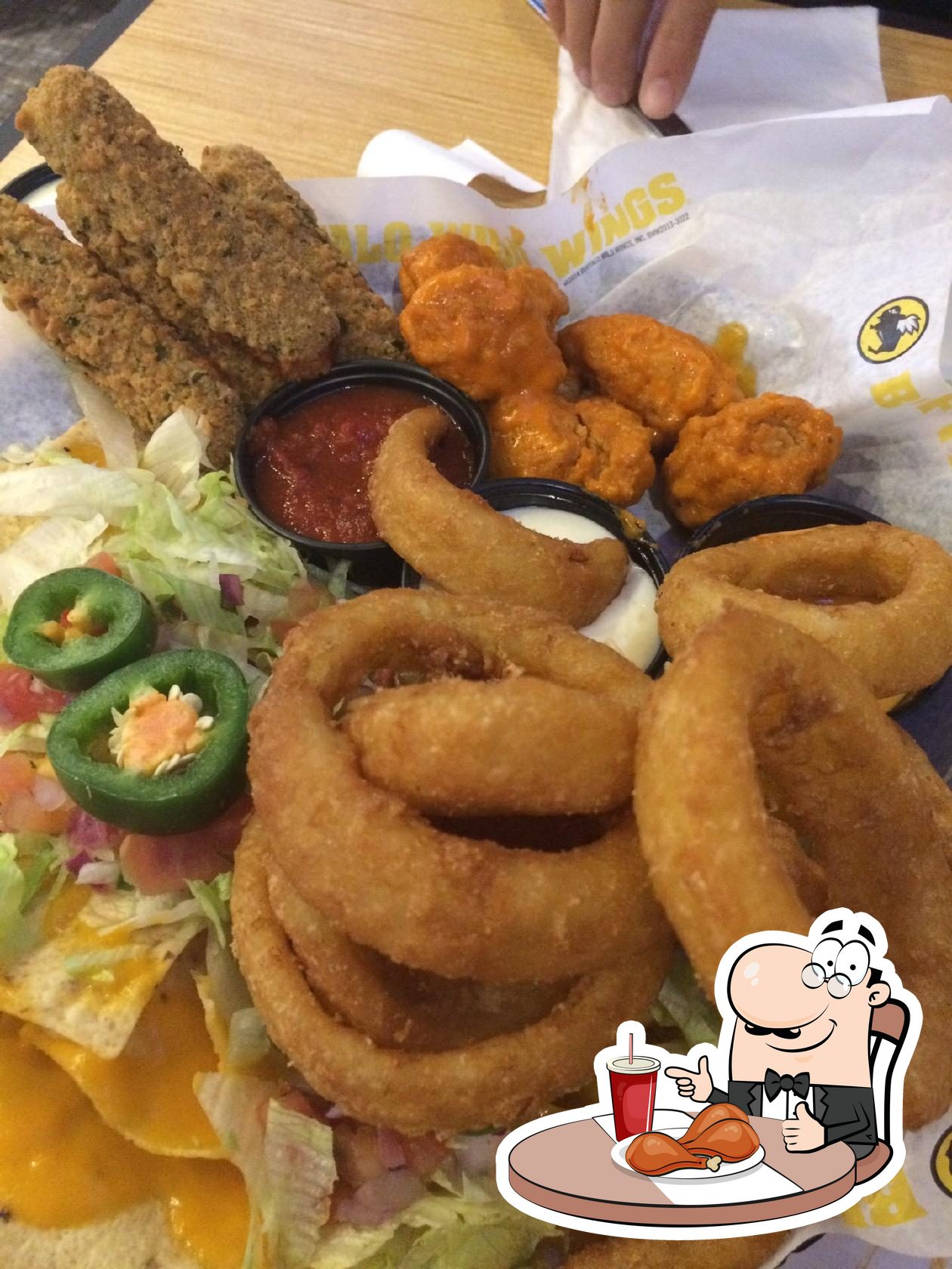 Cortesia de cumpleanos - Picture of Buffalo Wild Wings, Saltillo