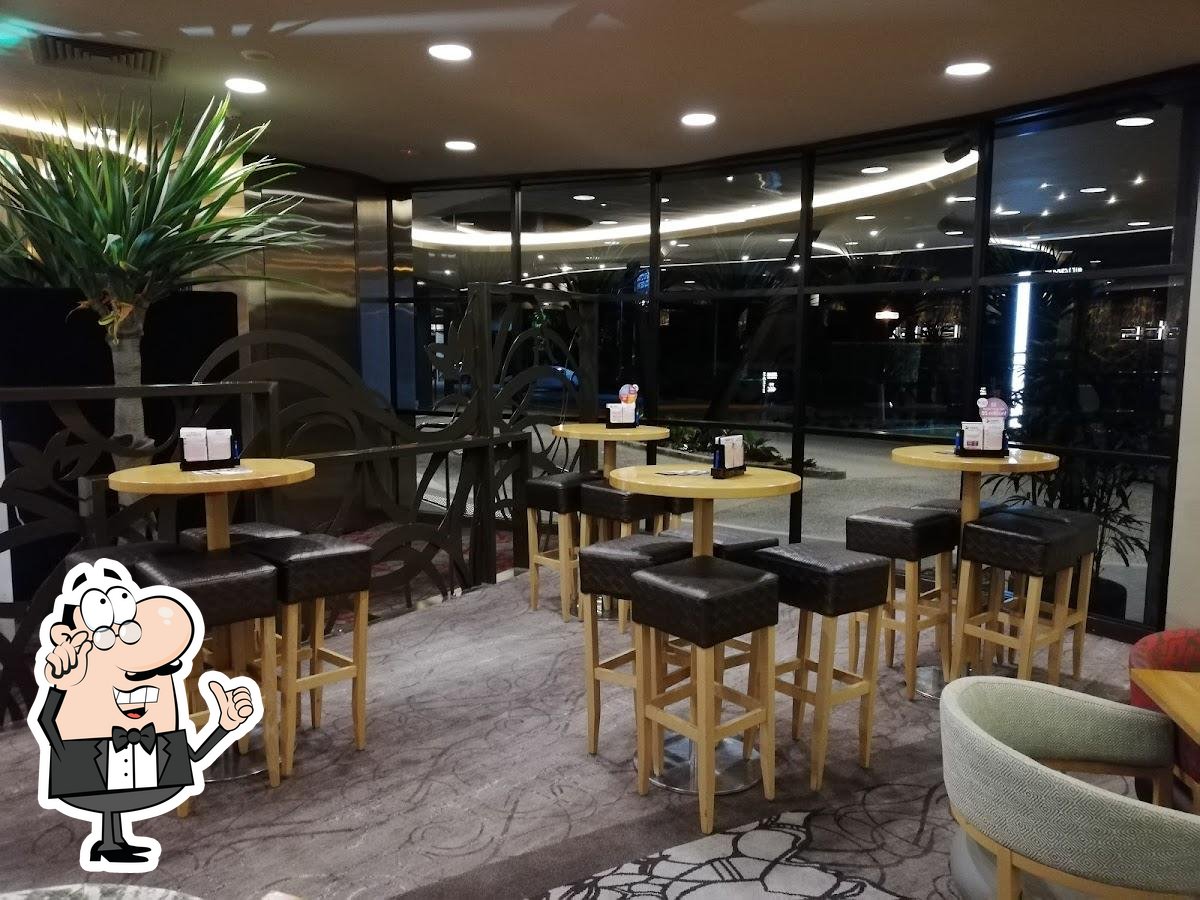 Easts Leagues Club in Coorparoo Restaurant menu and reviews