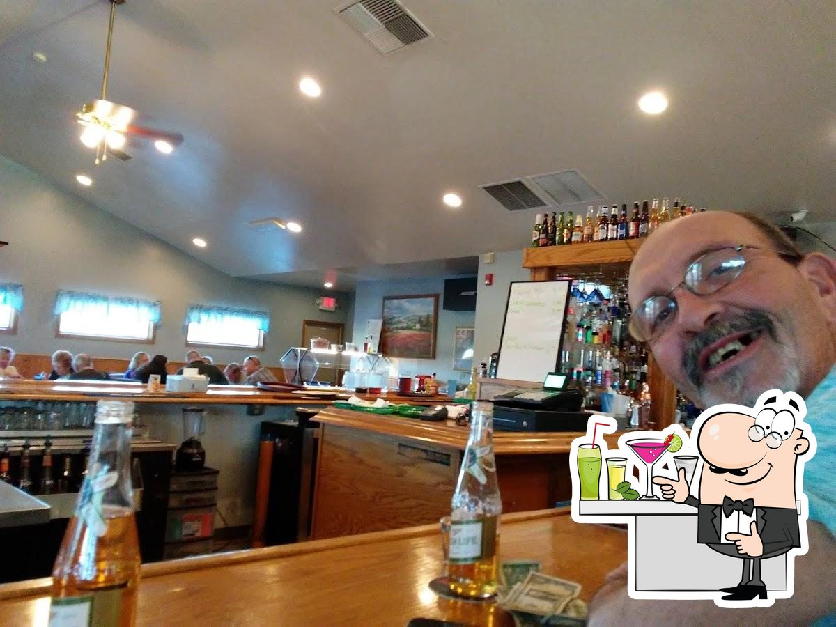 Halftime Restaurant Pizza and Cocktails in Ottawa Restaurant menu and