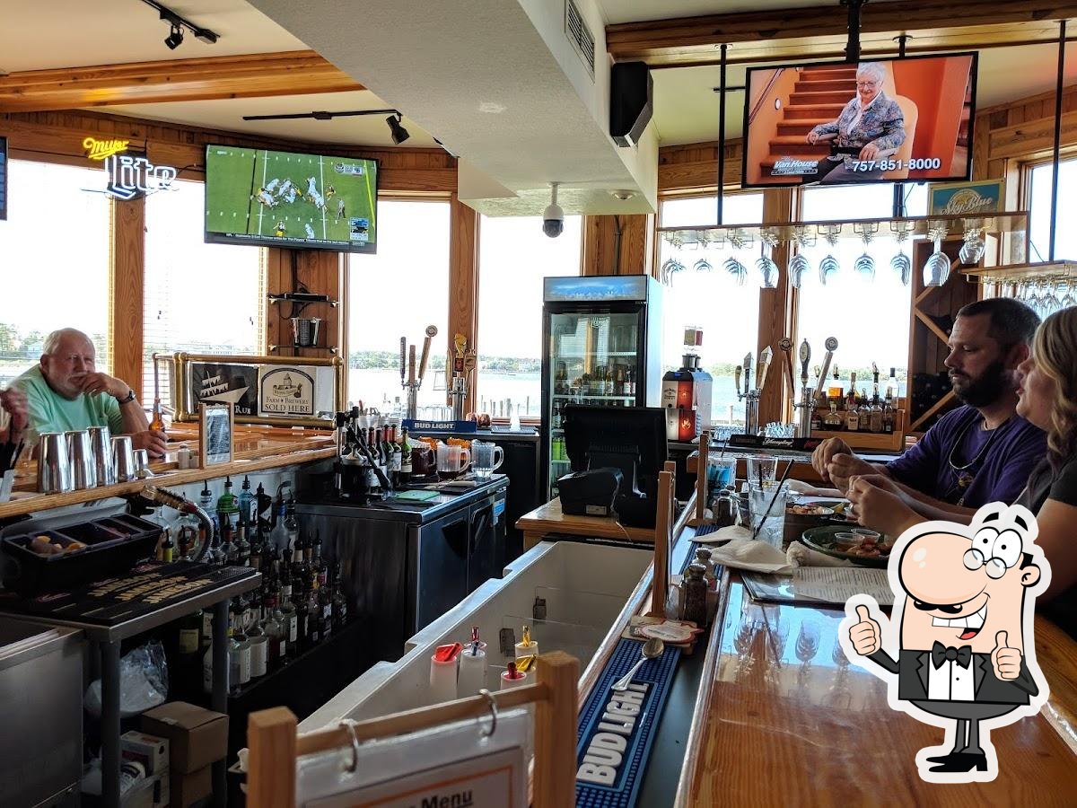 Stripers Bar & Grille in Manteo - Restaurant menu and reviews