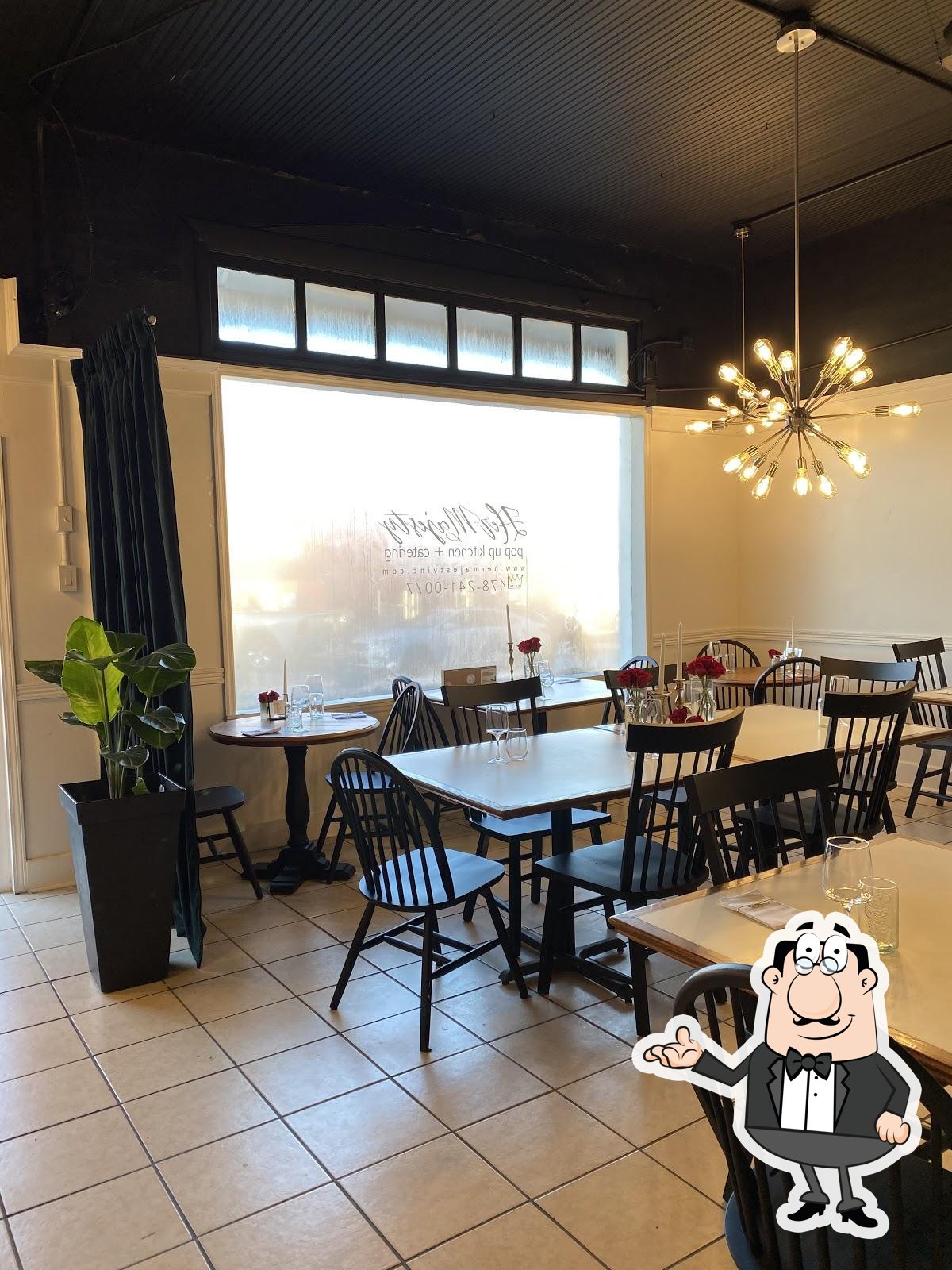 Her Majesty's Kitchen, Forsyth - Restaurant menu, prices and reviews