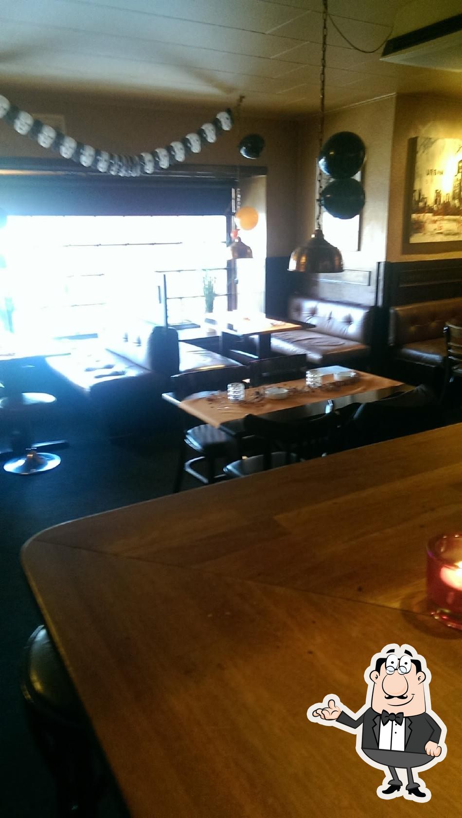 endelse vindue Trivial Askepot pub-bar-live musik, Odense - Restaurant reviews