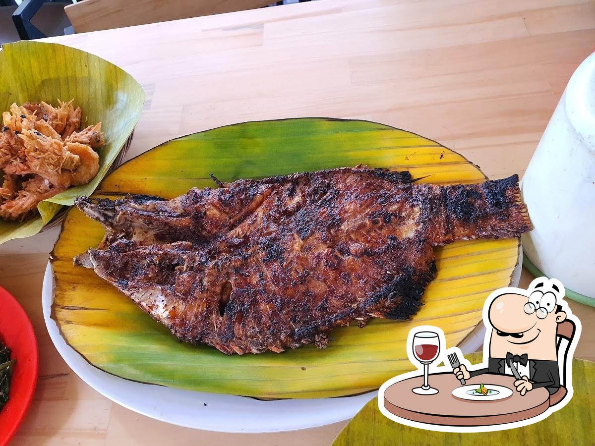https://img.restaurantguru.com/rb85-Special-Ikan-Bakar-Cak-Darman-dishes.jpg