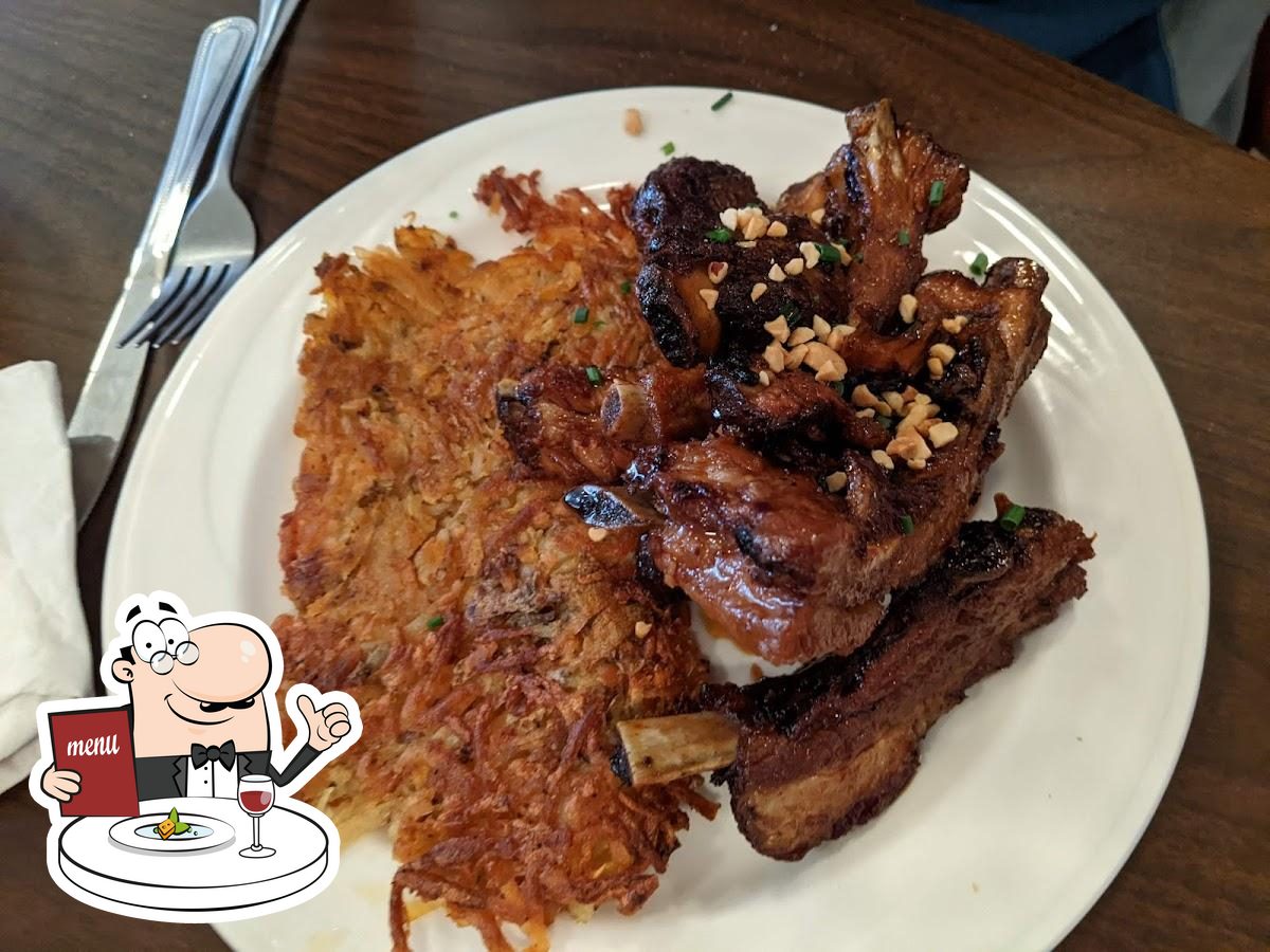 Woolzie's Willow Creek Cafe & Supper Club in Willow Creek Restaurant