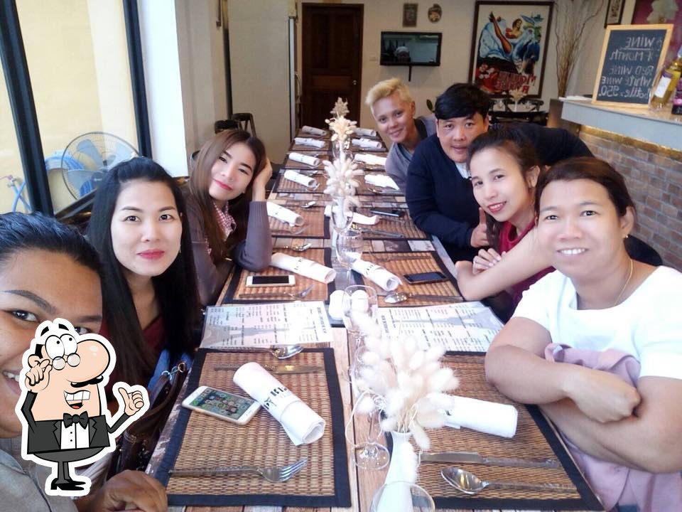 Little Paris restaurant, Nong Kae Restaurant reviews