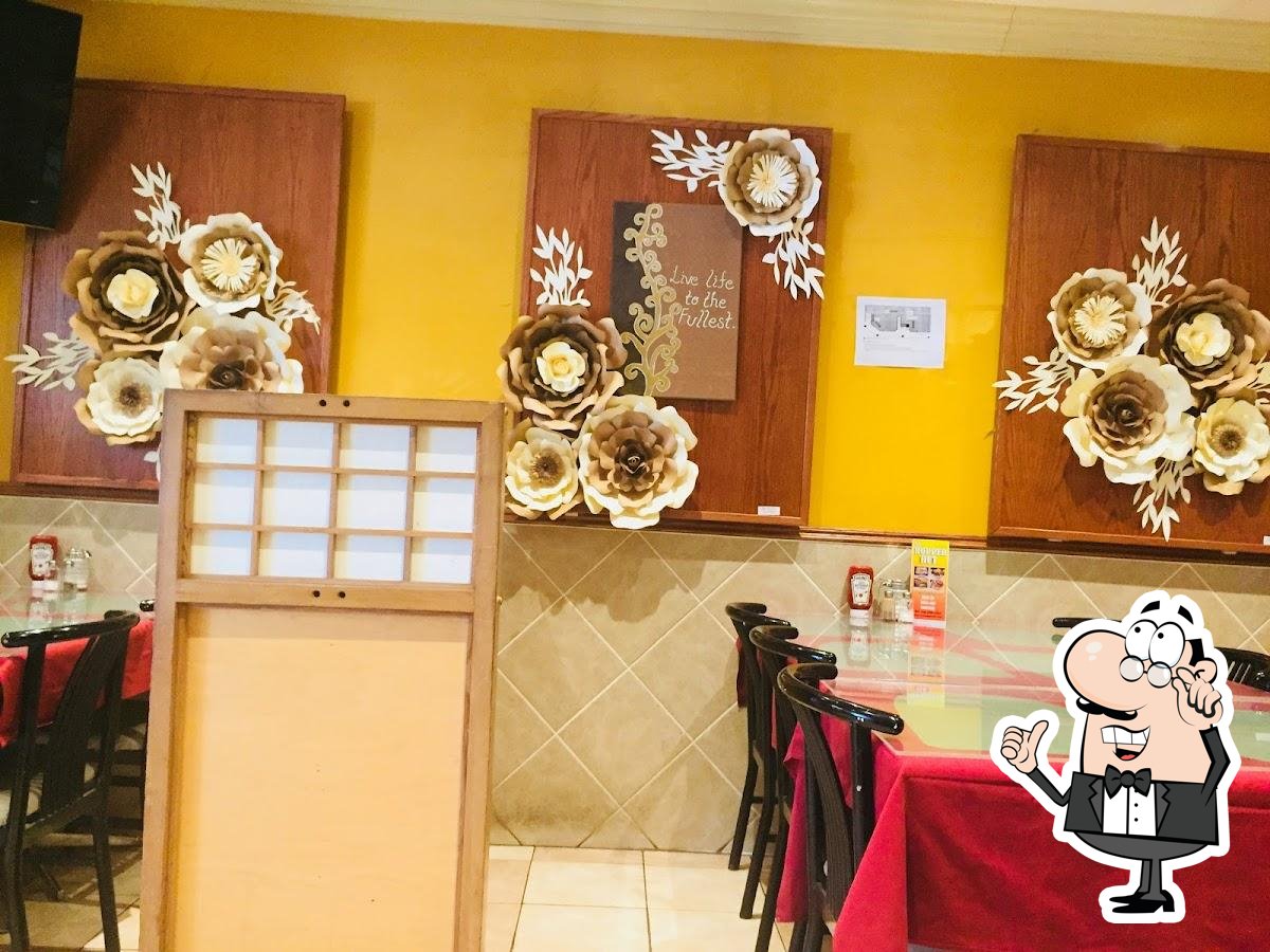 Hopper Hut in Toronto Restaurant menu and reviews