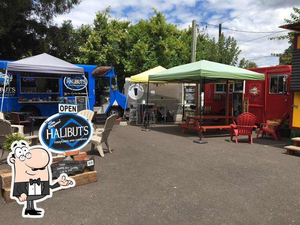 Piedmont station food carts