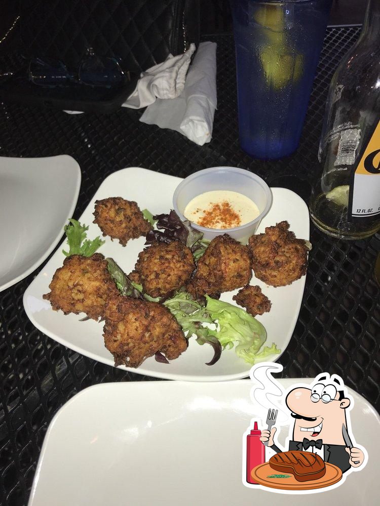 Luna's Outdoor Bar & Grill in Vineland Restaurant menu and reviews