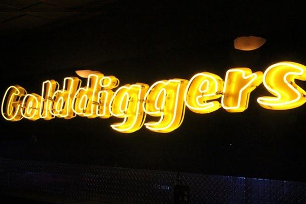 Golddiggers Gentlemens Club in Fresno - Restaurant reviews