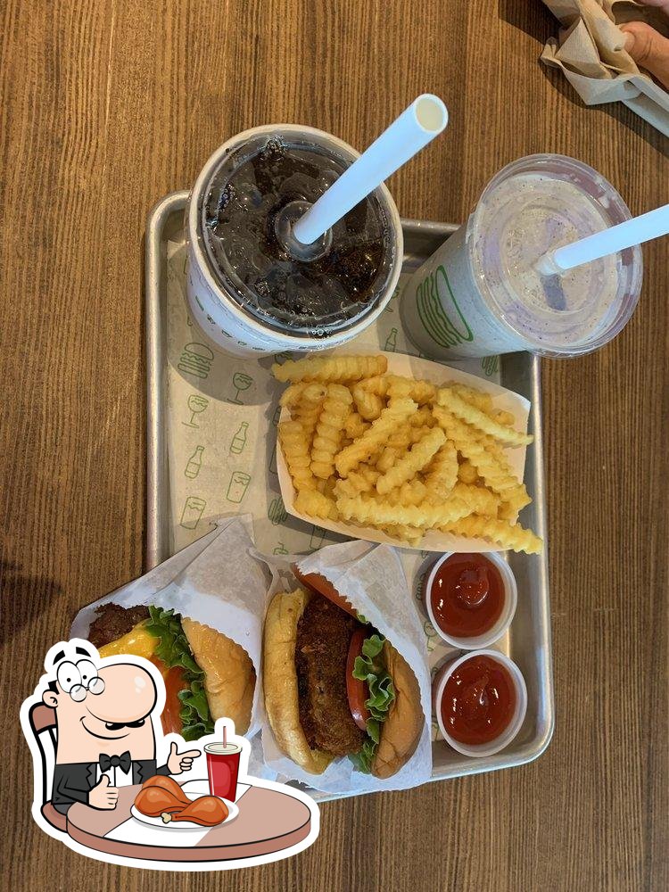 https://img.restaurantguru.com/rca4-food-Shake-Shack-Mary-Brickell-Village-2022-11-1.jpg