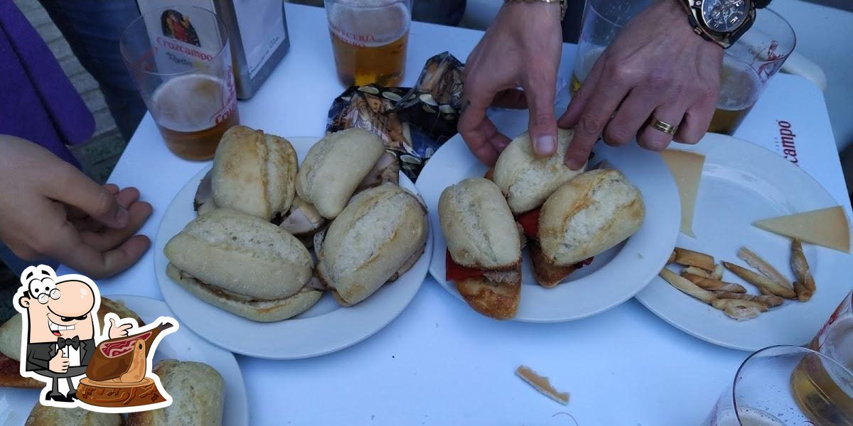 Pub y bar CERVECERÍA ARTURO, Sevilla, C. Séptimo Día - Opiniones del  restaurante