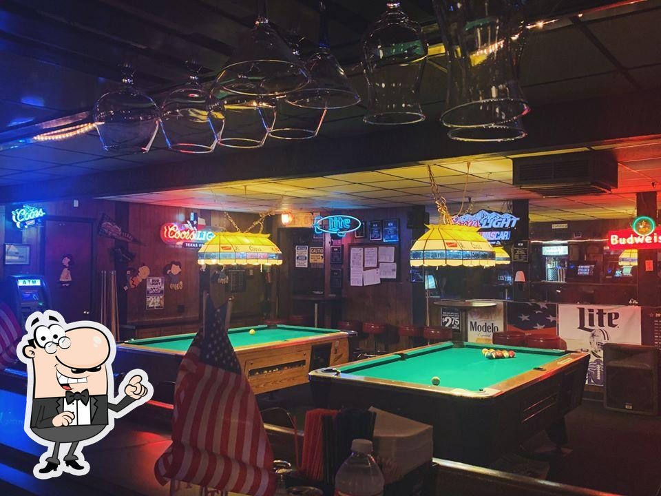 Charlie Browns Bar & Club in Fort Worth - Restaurant reviews