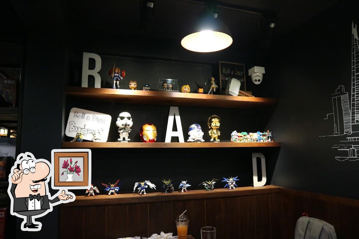 Roll A Dice Boardgame Cafe' ปิดชั่วคราว, Bangkok Opiniones del restaurante