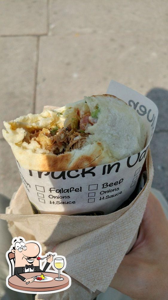 Restaurante Mr. Shawarma Vancouver Shawarma and Cheesesteak, Burger