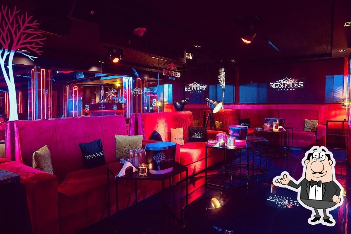 Redhouse pub et bar, Rabat Critiques de restaurant