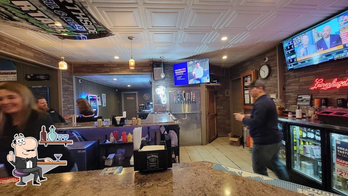 Schu's Pit Stop Sports Bar & Grill in Portage Restaurant reviews