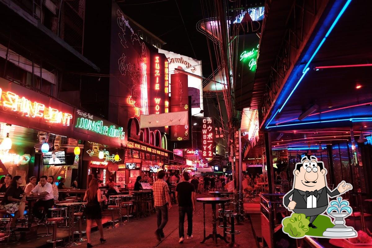 Crazy House club, Bangkok - Restaurant reviews