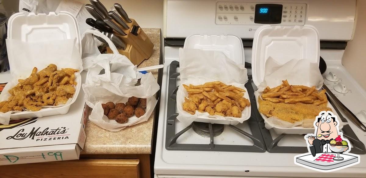 Sharks Fish & Chicken in Sauk Village Restaurant menu and reviews