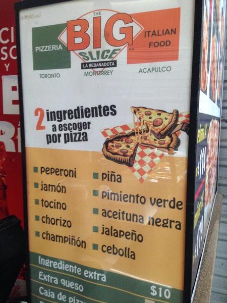 Tomasino's pizza Plazas Outlet pizzeria, General Escobedo