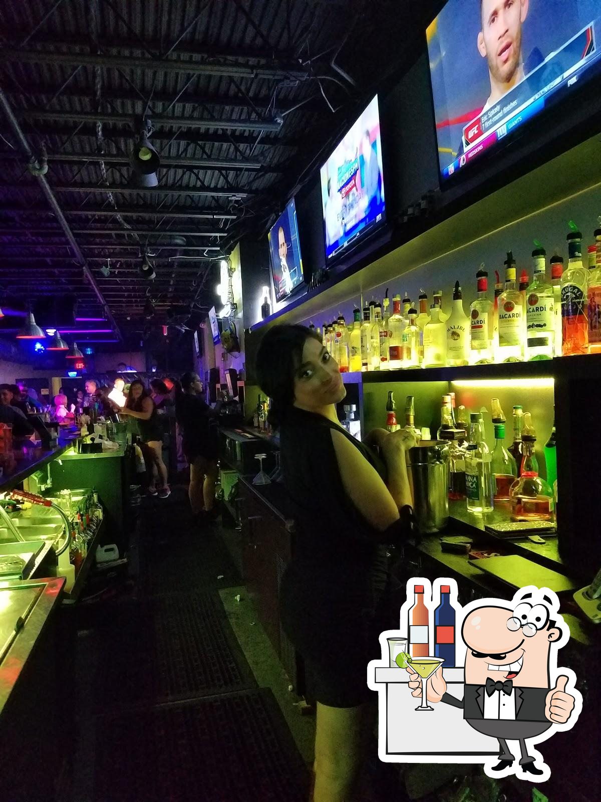 Y Sports Bar, Kuta Restaurant Reviews