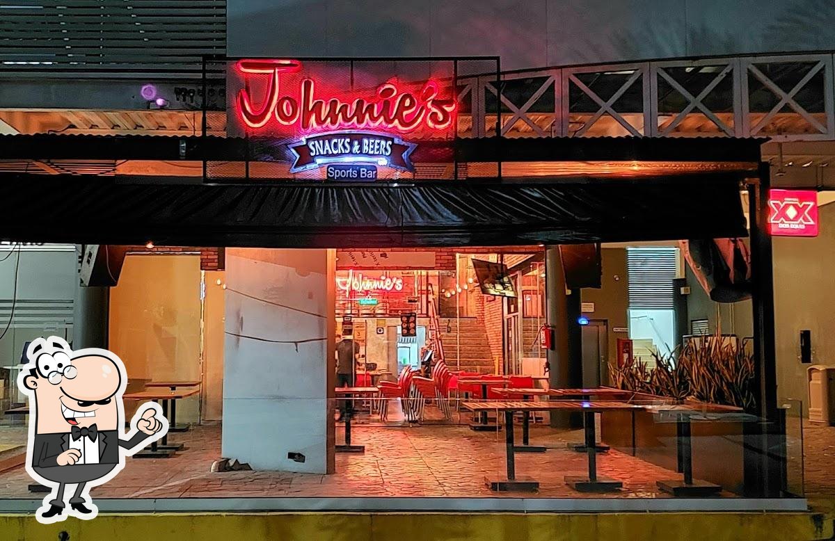 Johnnie´s Snacks & Beers Plaza Bugambilia pub & bar, Villahermosa -  Restaurant reviews