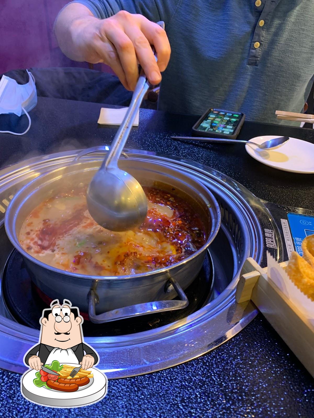 https://img.restaurantguru.com/rdb8-dishes-Lotus-Hot-Pot-and-Grill-2022-11-3.jpg