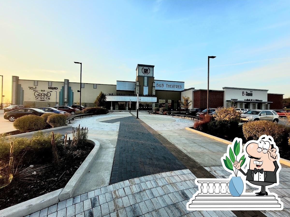 B&B Theatres Ankeny 12 & B-Roll Bowling, Ankeny - Restaurant menu, prices  and reviews