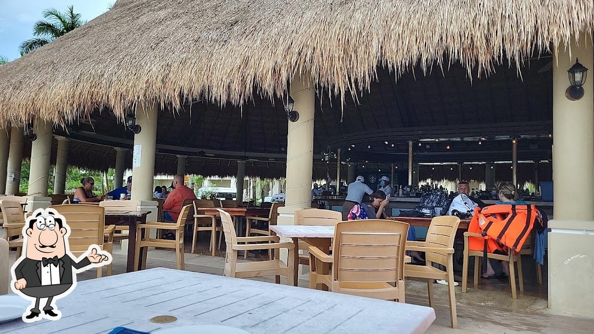 The Money Bar Beach Club, San Miguel de Cozumel - Restaurant menu and  reviews