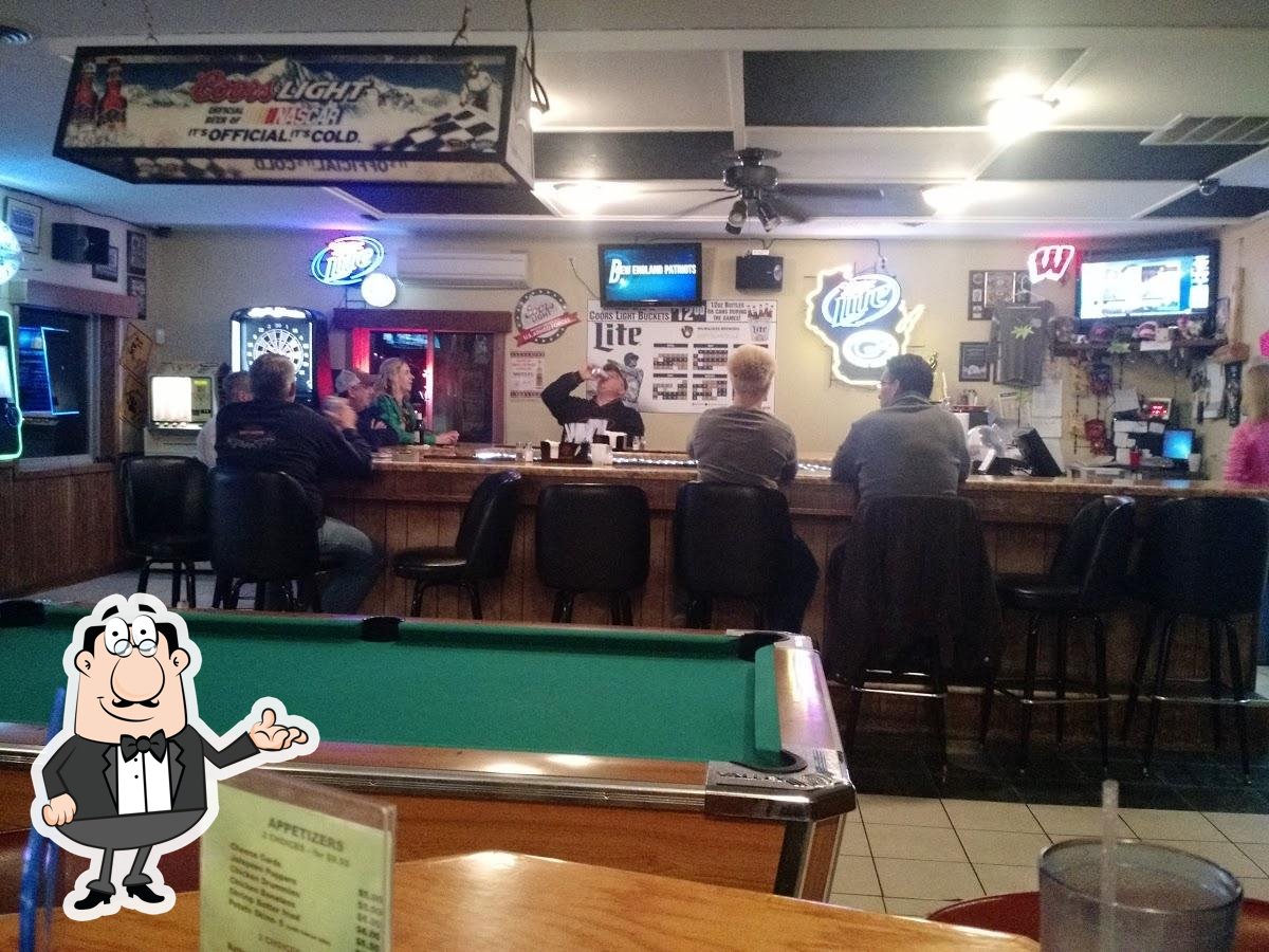 Boondocks Locker Room, N14433 Co Rd M in Galesville - Restaurant reviews