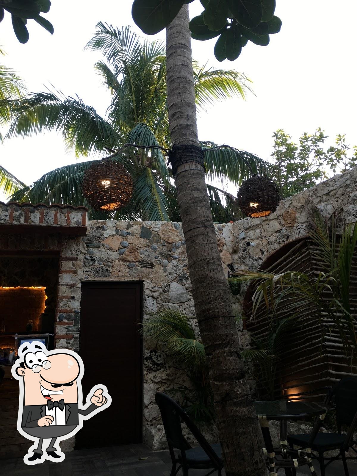 GRILL GARDEN, Isla Mujeres - Carlos Lazo - Restaurant Reviews