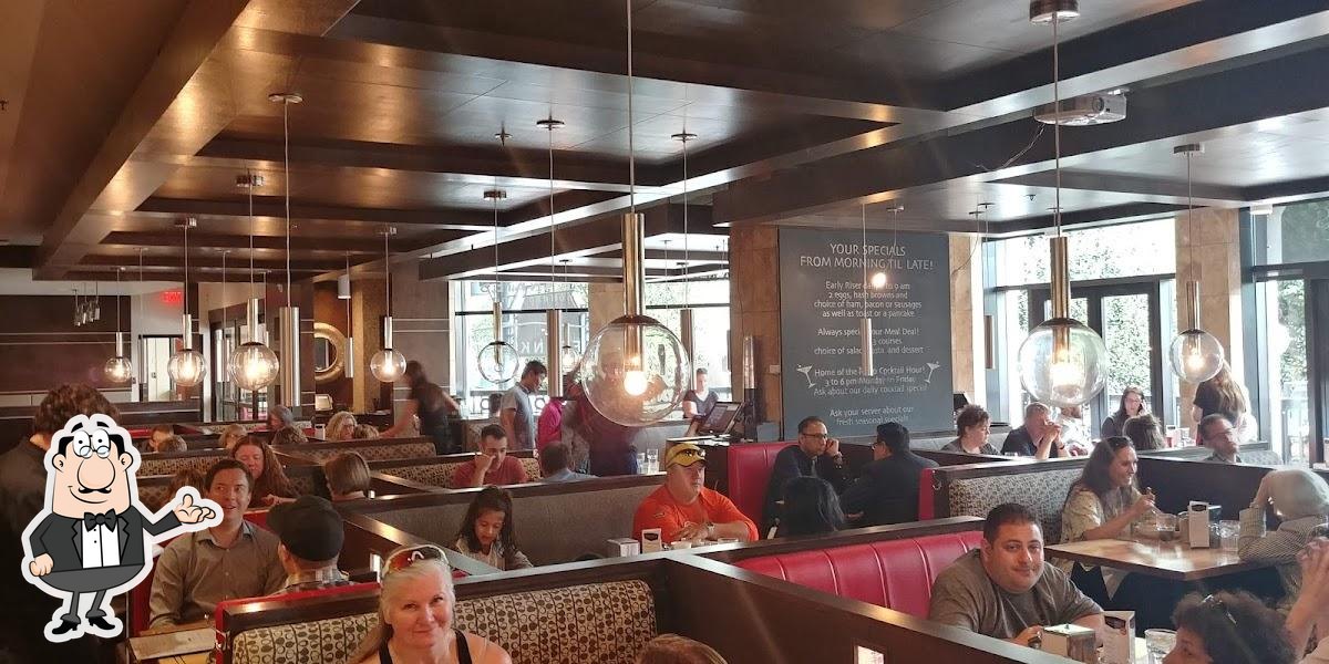 Frankie's Modern Diner in Victoria Restaurant menu and reviews