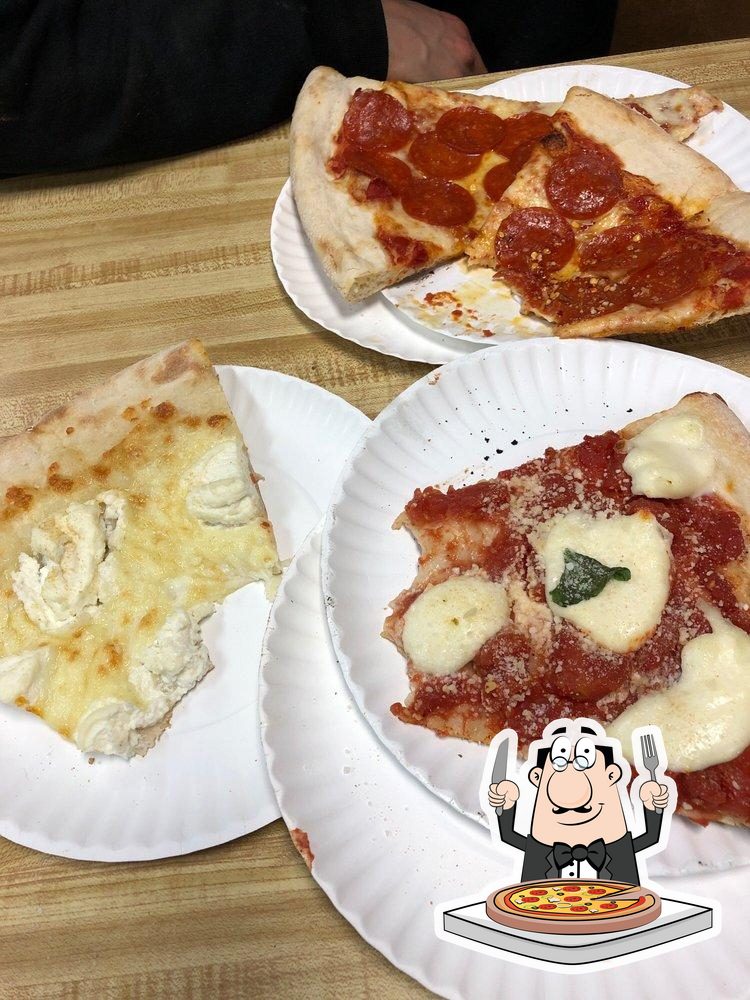 Colandrea Pizza King in Middletown Restaurant menu and reviews