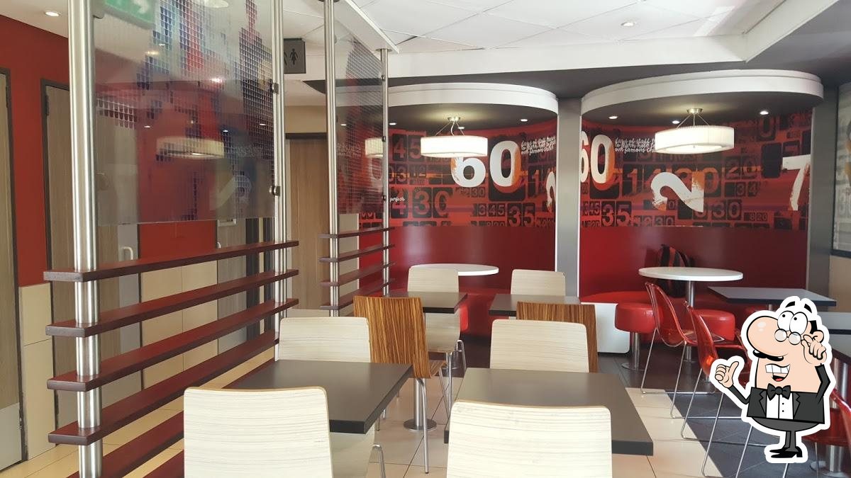 KFC Hercules restaurant, Pretoria, 633 Van Der Hoff Rd