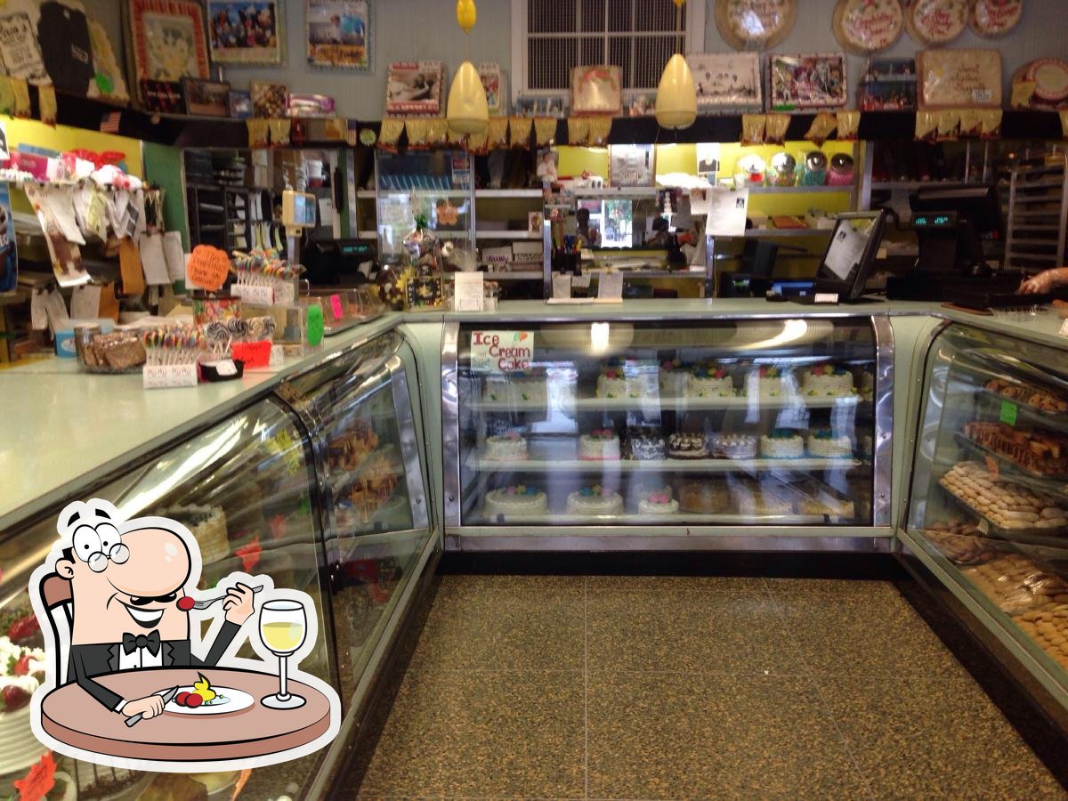 Circo's Pastry Shop in New York City - Restaurant menu and reviews
