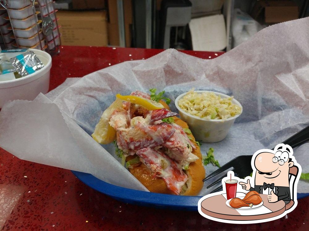 The Dawg House Grill OIB, 6415 Beach Dr SW in Ocean Isle Beach