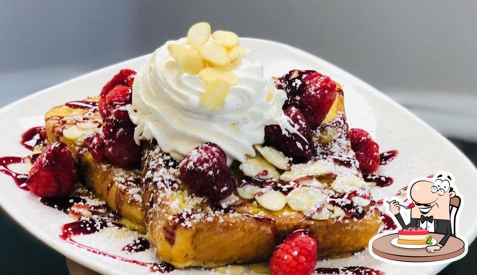 Triple Berry Café in Crystal Lake Restaurant menu and reviews