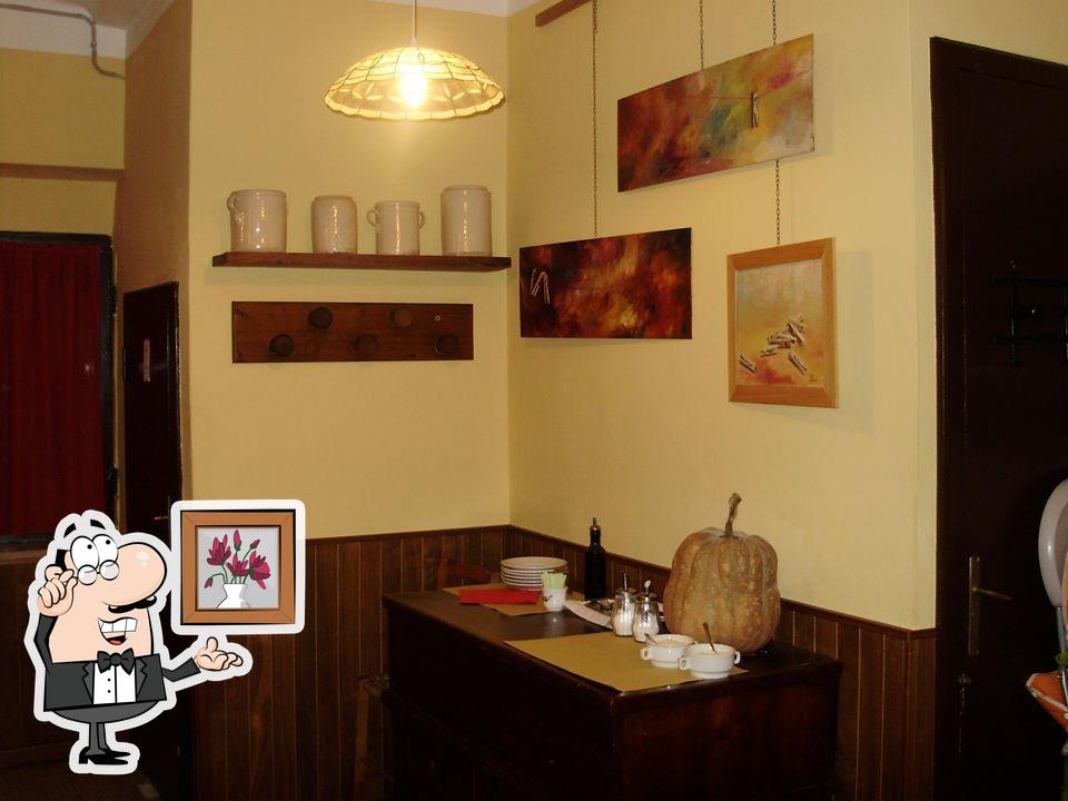 Trattoria di Montemagno restaurant, Calci, Piazza Vittorio