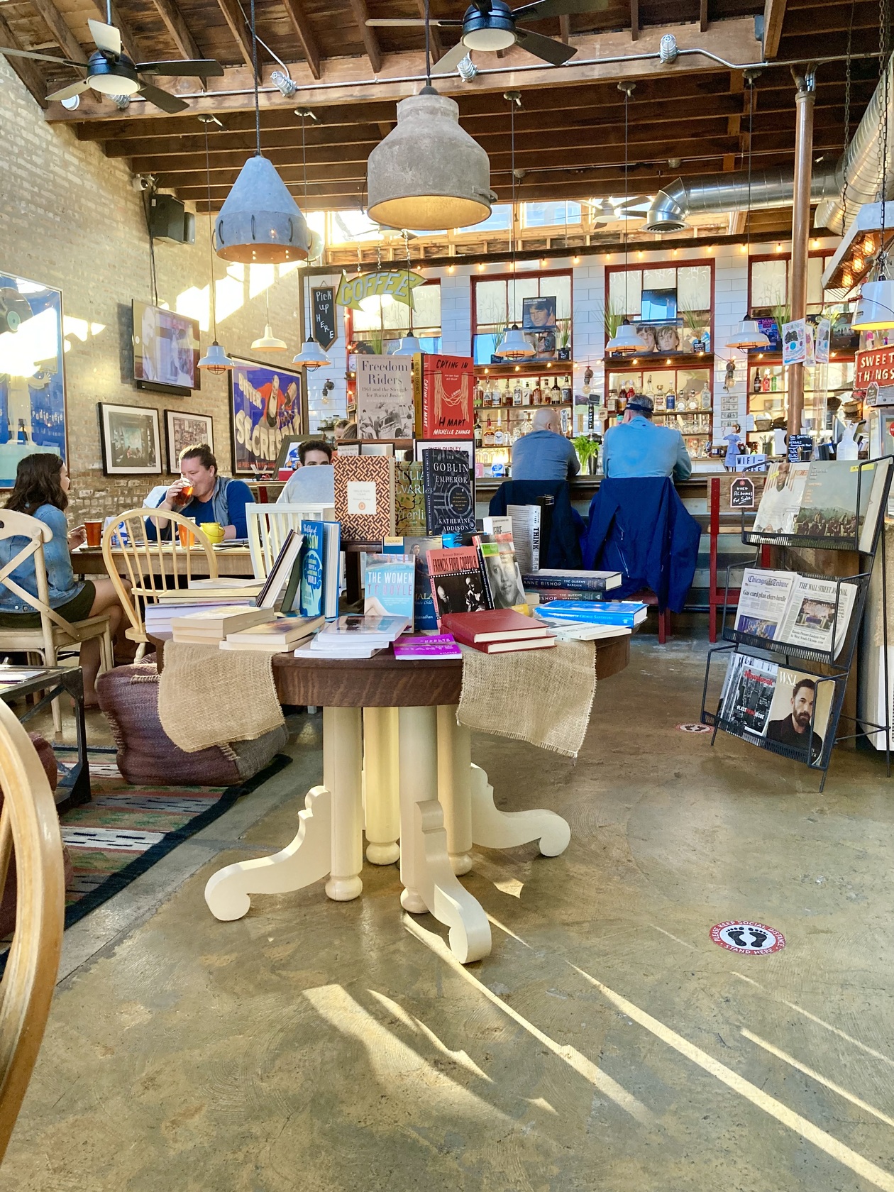 kibbitznest books, brews & blarney
