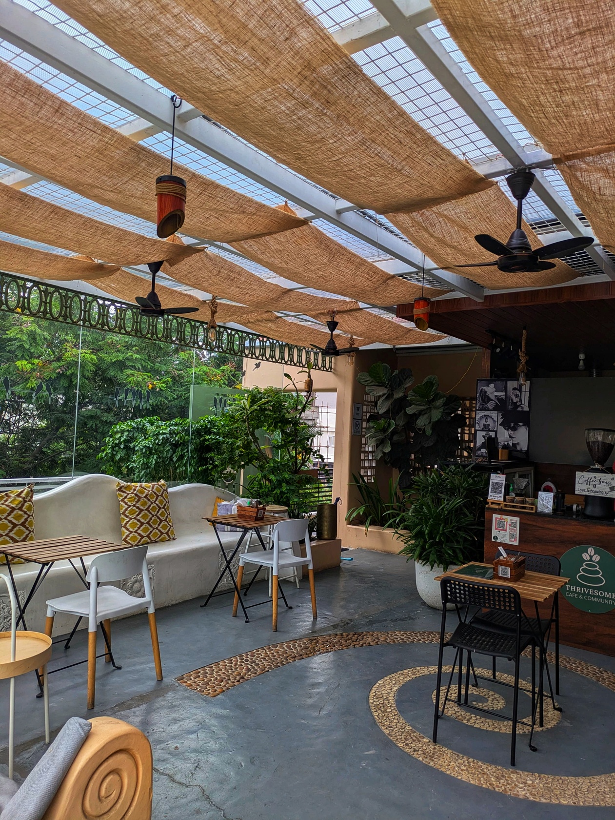 Thrivesome Café