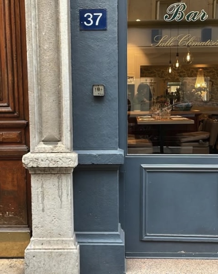 Le Petit 6 restaurant